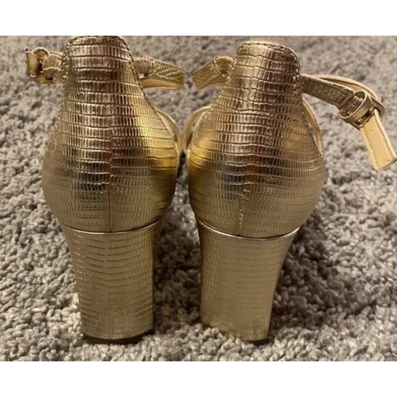 Naturalizer Gold Strappy Block Heel Sandals - Women's Size 9 - Great Condition - Picture 2 of 4